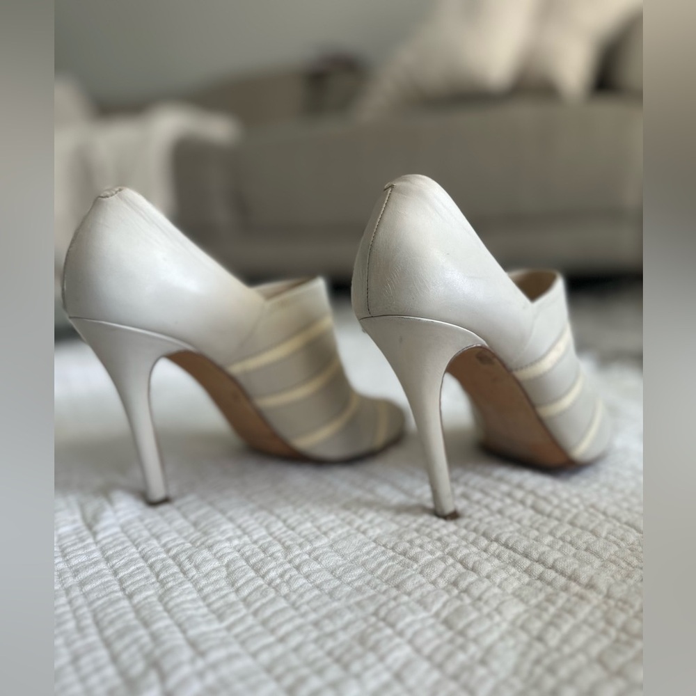 Camilla Skovgaard London leather Cream Peep-Toe Stilettos - Picture 7 of 16